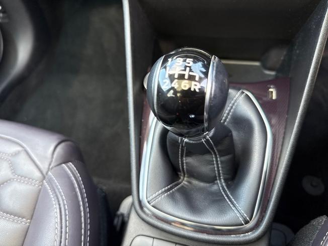 Ford Fiesta Photo 36