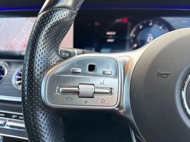 MERCEDES-BENZ E Class Photo 16