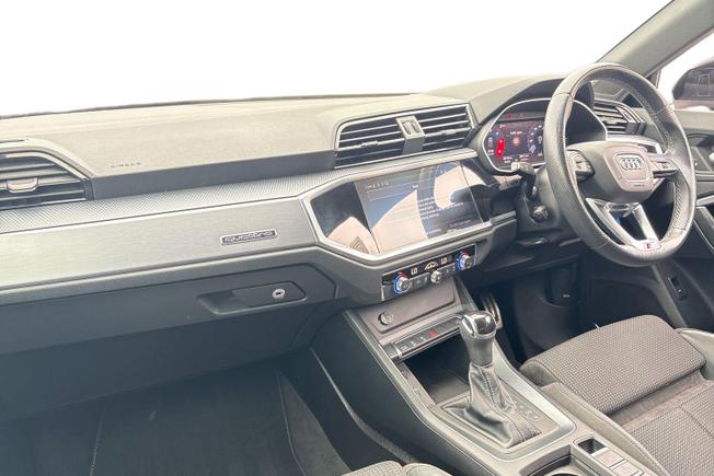 Audi Q3 Photo 2