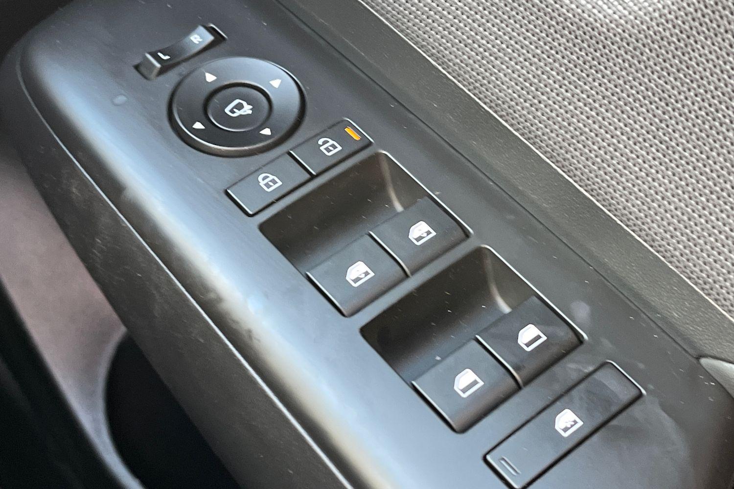 Hyundai KONA Photo 15