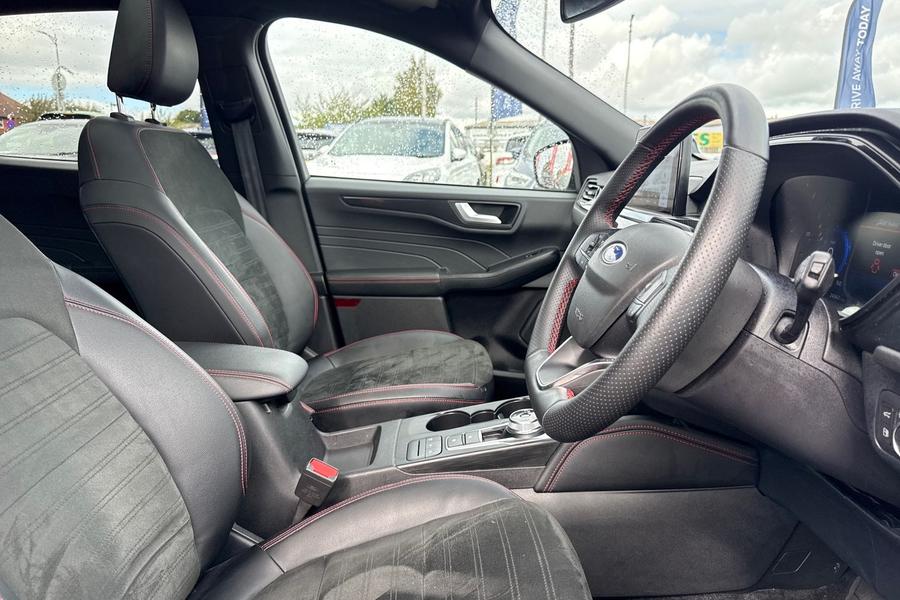 Ford KUGA Photo autoimg-982ce39d9ea203f1504b1aa3a0612607100ac9ae.jpg