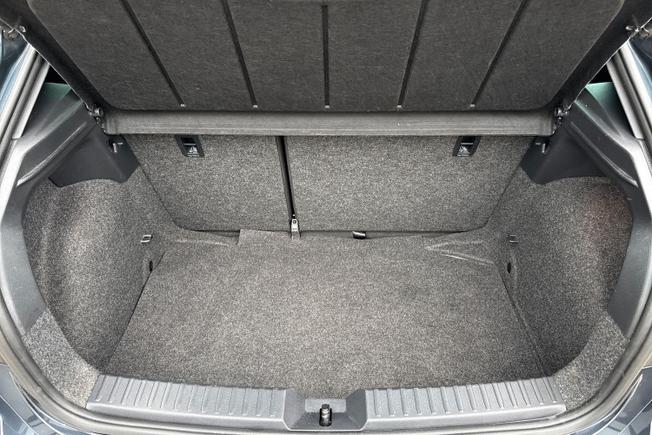 SEAT Ibiza Photo 12