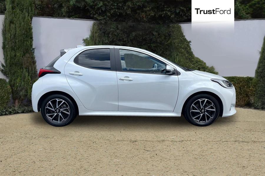 Toyota YARIS Photo autoimg-9831553f689a831d651f5cf594eaa80183453282.jpg