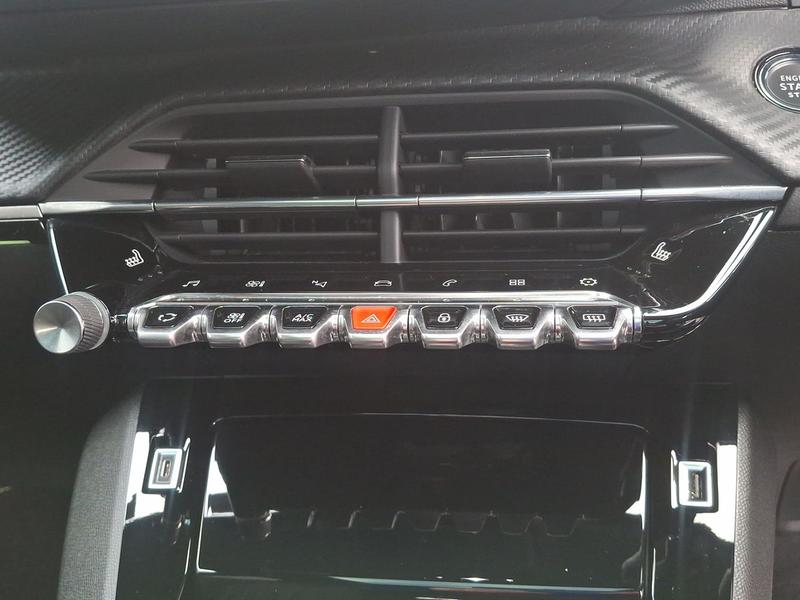 Used Peugeot 2008 NU70AUT 23