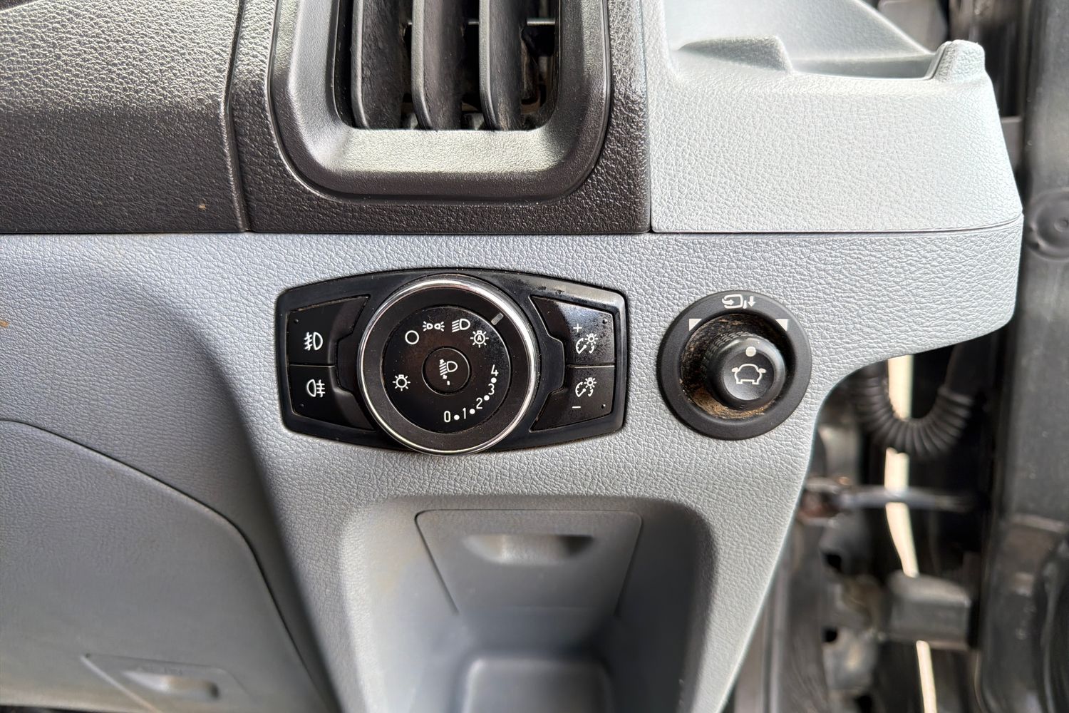 Ford Transit Photo 23