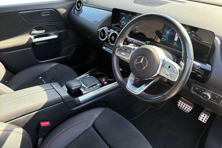 Mercedes-Benz GLA Photo autoimg-98491ce7af0565eb1193b14c29f7e30d09b7e08f.jpg