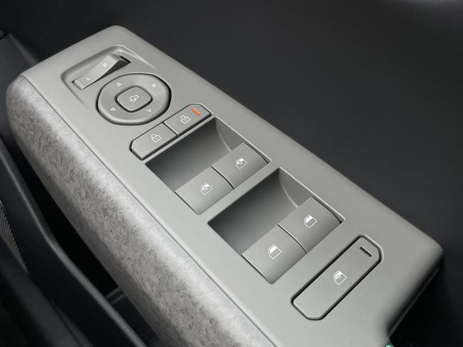 KIA EV4 Photo 38