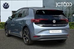 VOLKSWAGEN ID.3 Photo 3