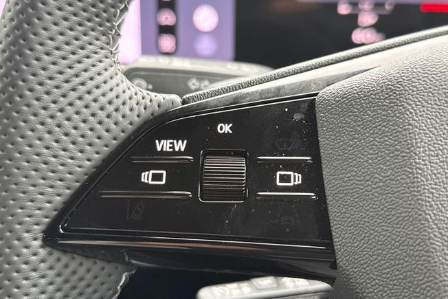 Audi Q4 e-tron Photo 17