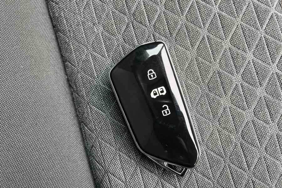 Ford TRANSIT CONNECT Photo autoimg-9852feb26ee2c5ee389e98d5879cd3688f2bb404.jpg