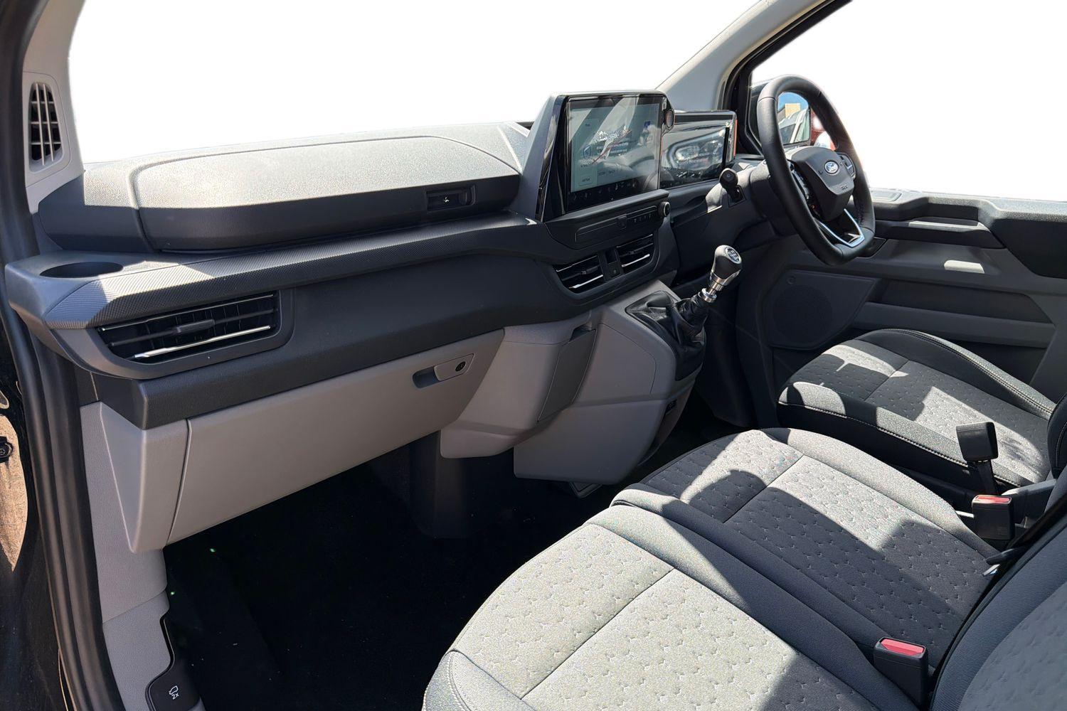 Ford TRANSIT CUSTOM Photo 2