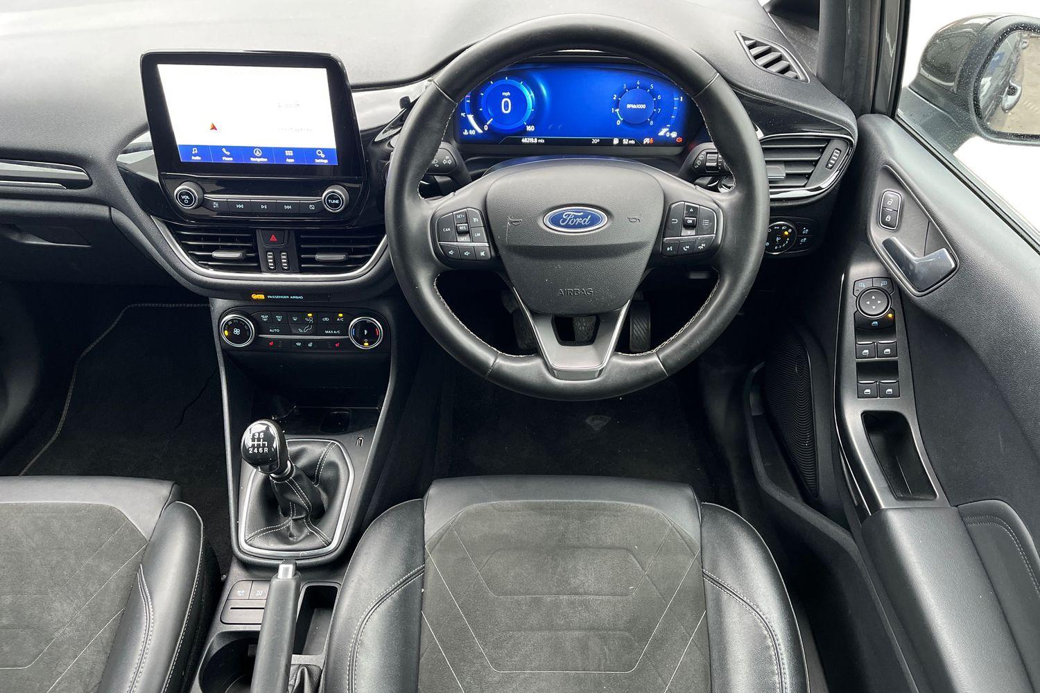 Ford FIESTA Photo 10