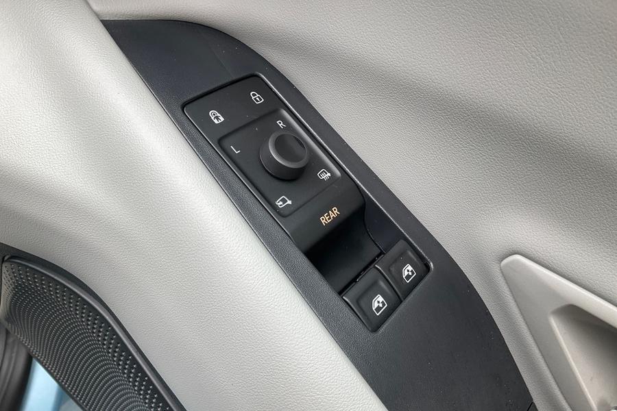 Ford Explorer Photo autoimg-985e31216176bbff985e91e5cfc5d26fc78bad82.jpg