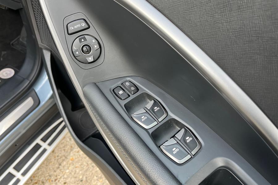 Hyundai Santa Fe Photo autoimg-985e9e90725157c7e1e0aebad2e9eb6e3cace811.jpg