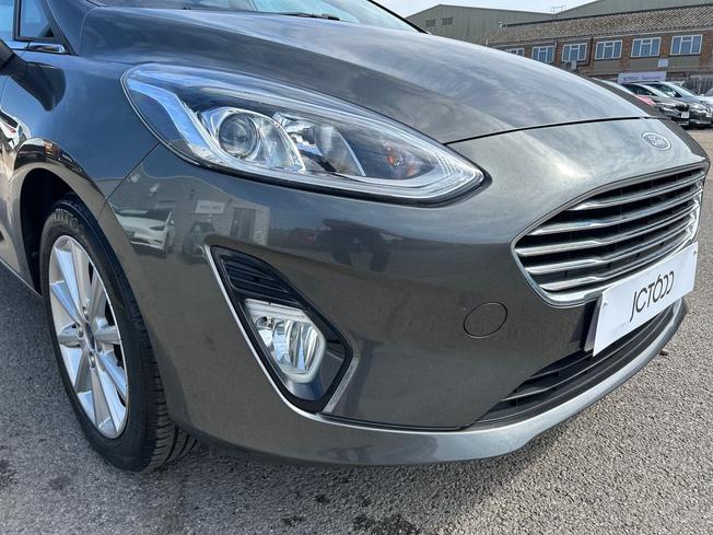 FORD Fiesta Photo 29