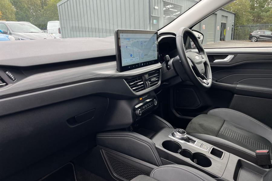 Ford KUGA Photo autoimg-986ecb180c98196a4a6eceee155fbabb0ab1bca0.jpg