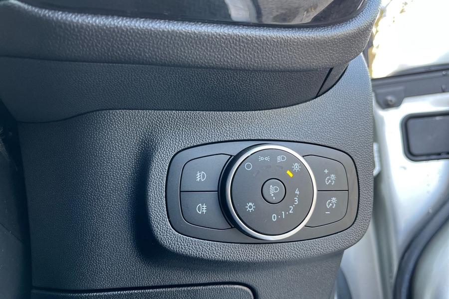 Ford FIESTA Photo autoimg-986f527d5d19e514ab3117f97eb11f3255e94f1f.jpg
