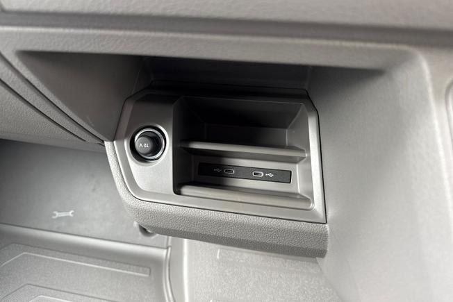 VOLKSWAGEN Crafter Photo 37