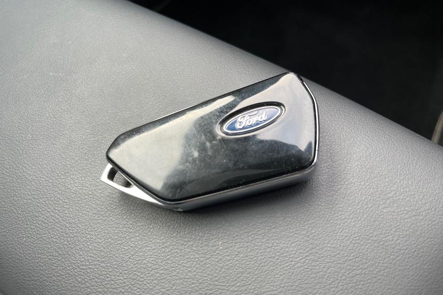 Ford Explorer Photo autoimg-9873d1302e889ed52c87ca56eba49147d1c8e148.jpg