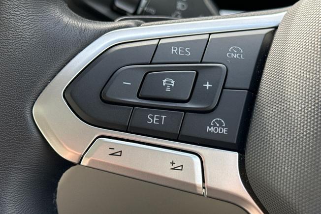 VOLKSWAGEN Passat Photo 16