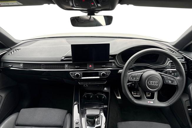 AUDI A4 Photo 10