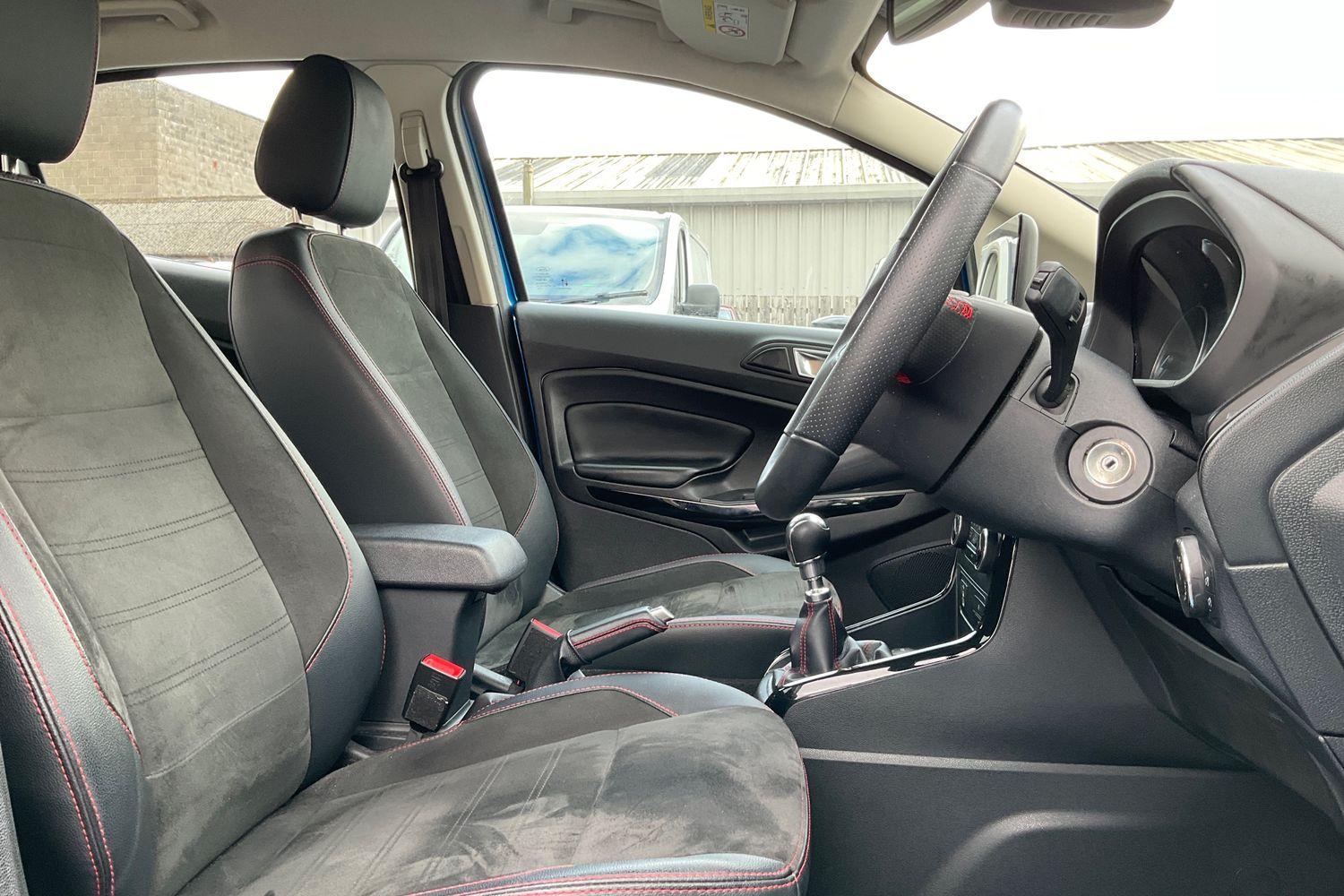 Ford ECOSPORT Photo 16