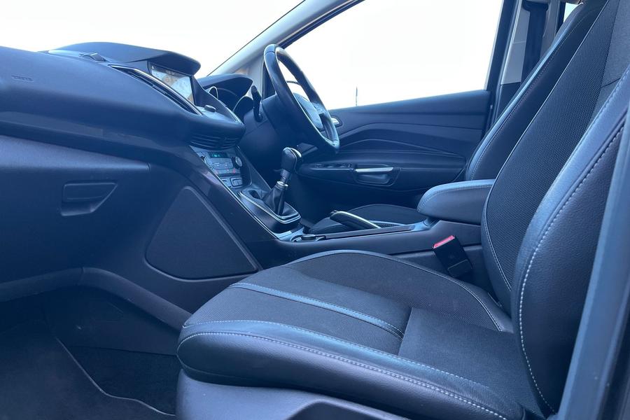 Ford C-MAX Photo autoimg-987a55934bec889bdbdf3308a9ada851a43e4e02.jpg