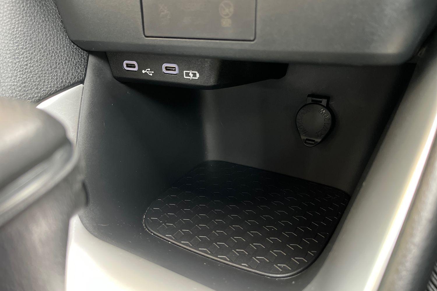 Toyota Yaris Photo 32