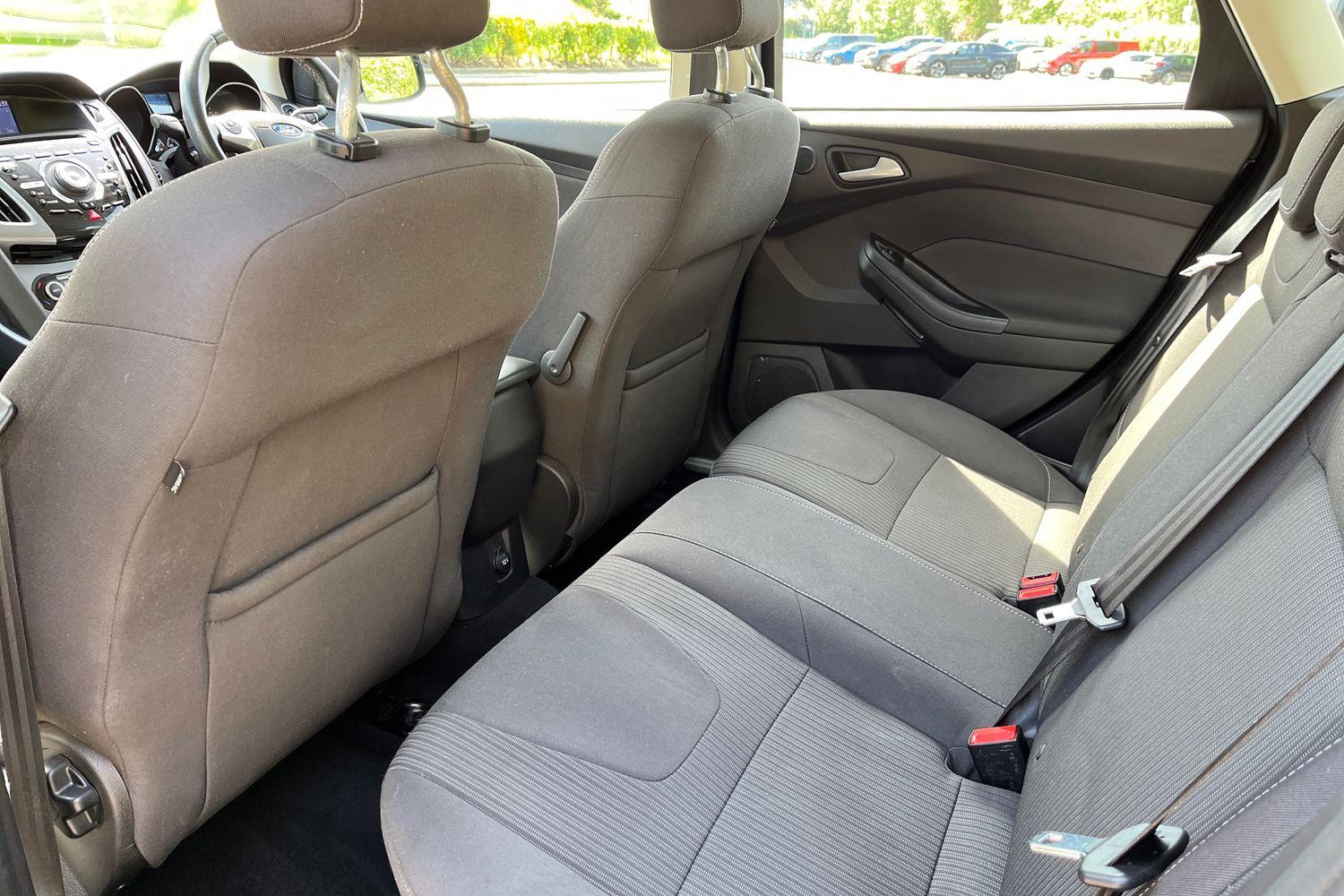 Ford FOCUS Photo 35