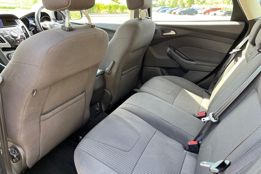Ford FOCUS Photo autoimg-987aedac71de2224360c0eee7e835e7483a34314.jpg