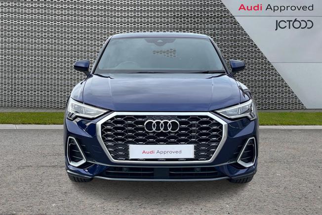 AUDI Q3 Photo 8
