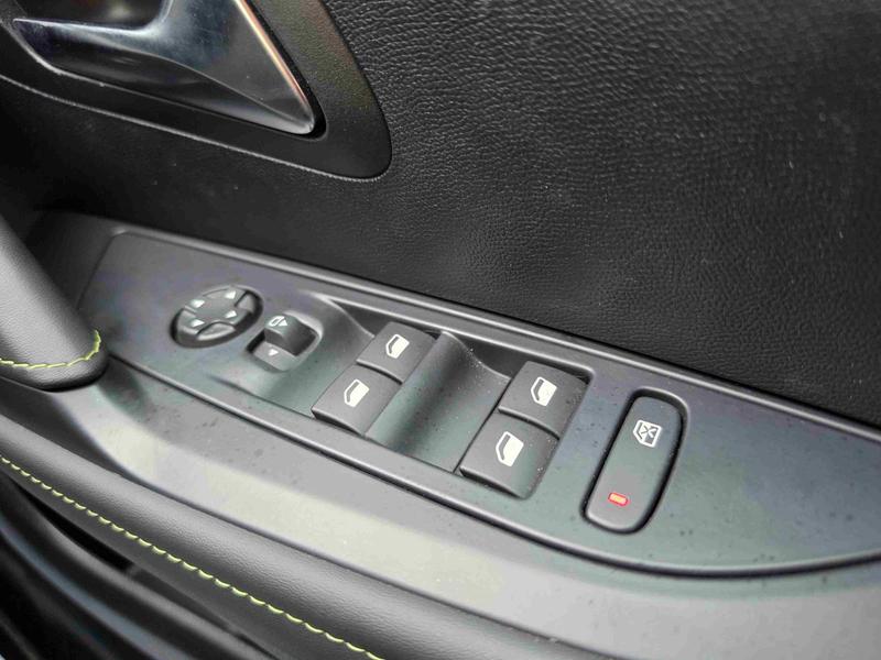 Used Peugeot 208 KM75XFV 24