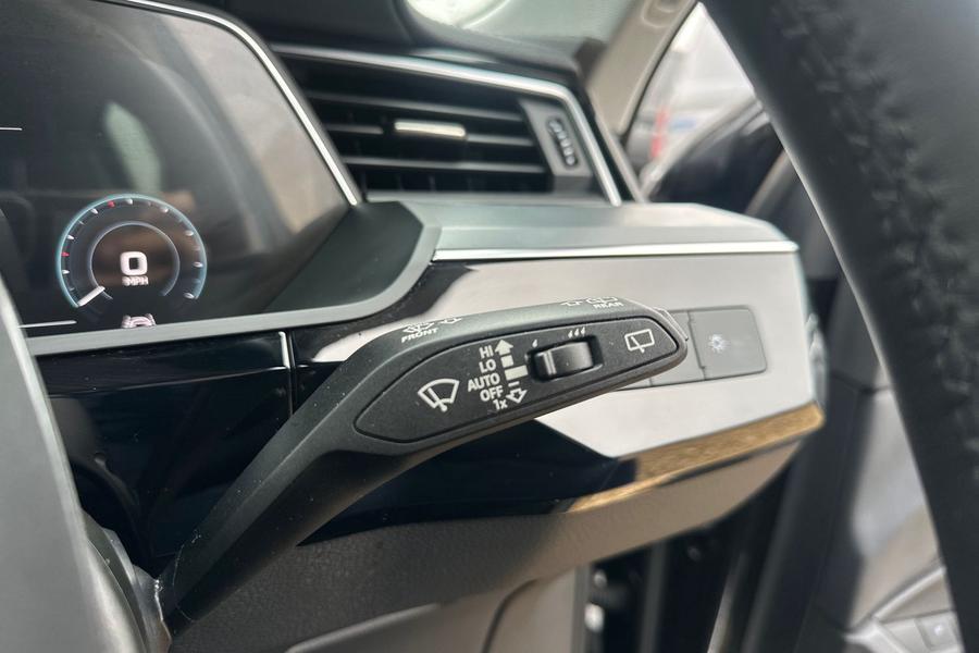 Audi E-TRON Photo autoimg-9885273171080372f5ae917d28b0524bc94554ac.jpg