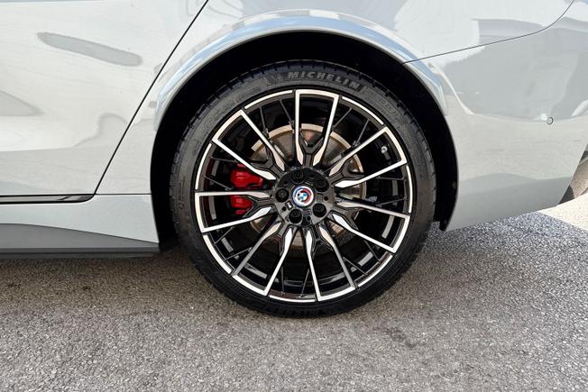 BMW I4 Photo 24