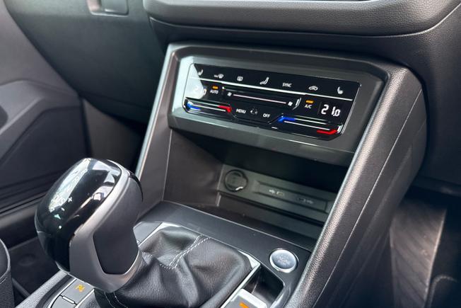 VOLKSWAGEN Tiguan Photo 25