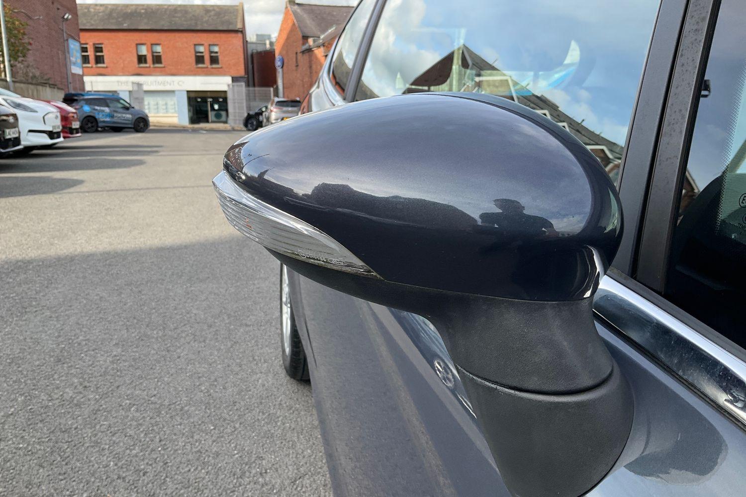 Ford FIESTA Photo 33
