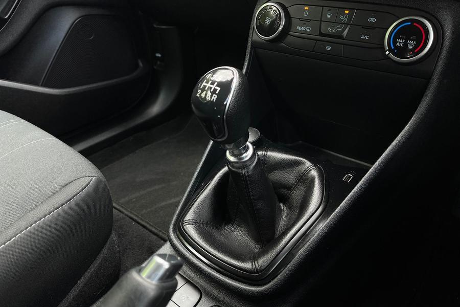 Ford Fiesta Photo autoimg-98875de5659566643a1787e034bd250dec6622c0.jpg
