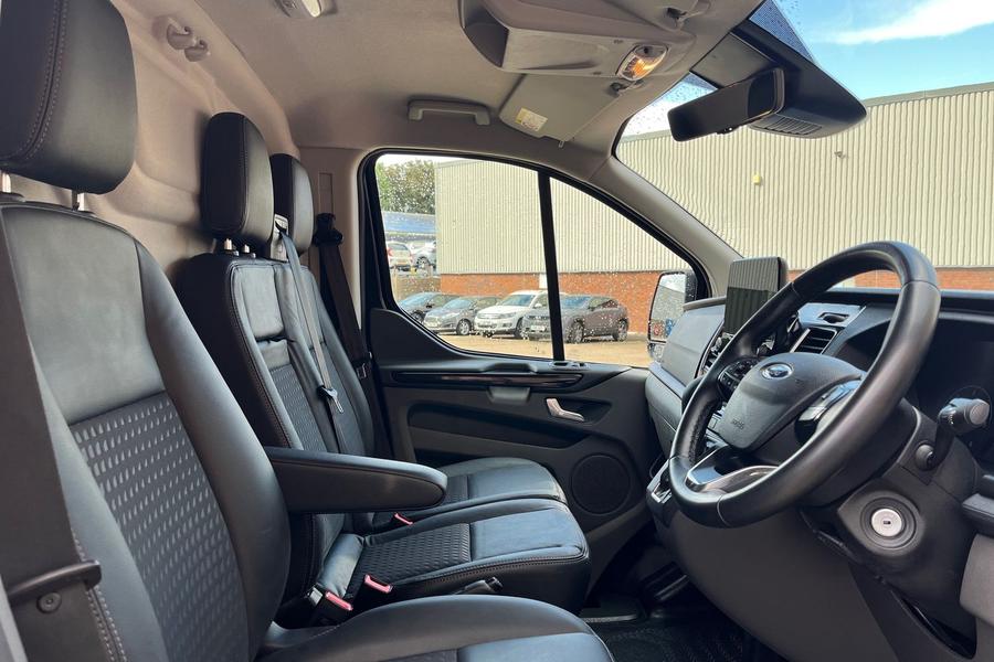 Ford TRANSIT CUSTOM Photo autoimg-98898780603c6e286ab68c8bc6f3df4cf5af6a01.jpg