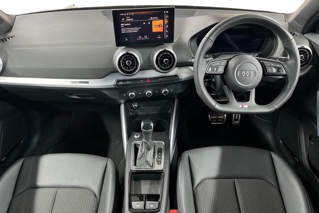 AUDI Q2 Photo 10