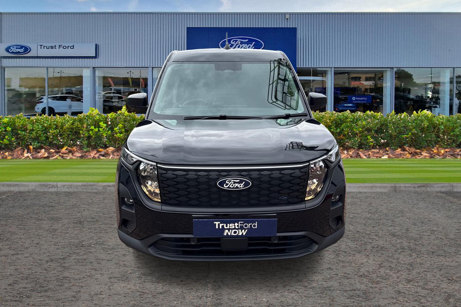 Ford E-TRANSIT COURIER Photo 11