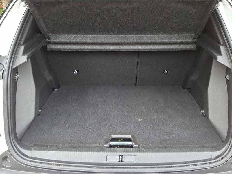 Used Peugeot E-2008 OY21RBZ 18