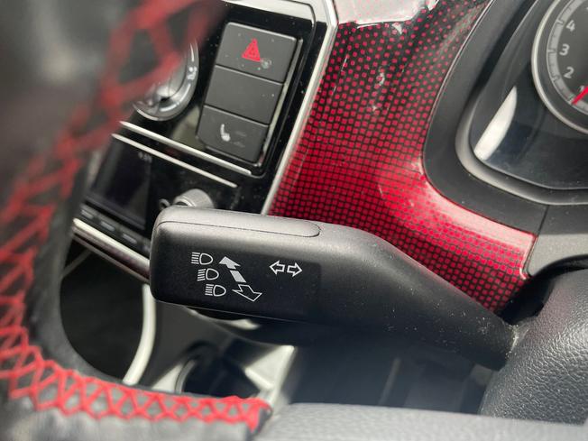 VOLKSWAGEN up! Photo 23