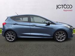 FORD Fiesta Photo 4