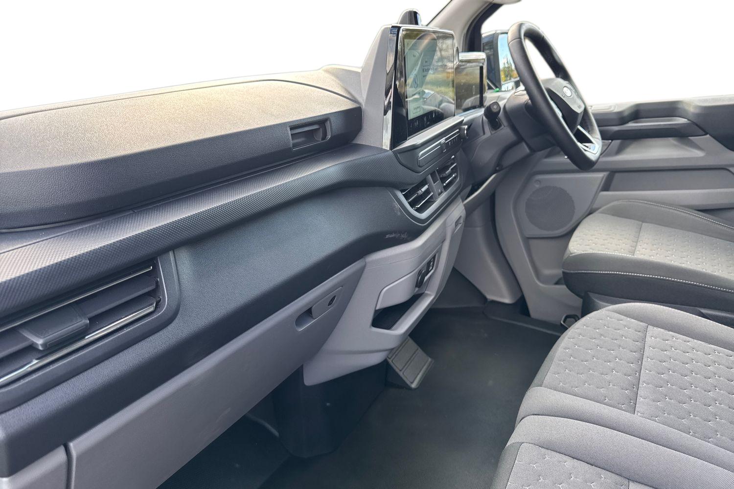 Ford TRANSIT CUSTOM Photo 2