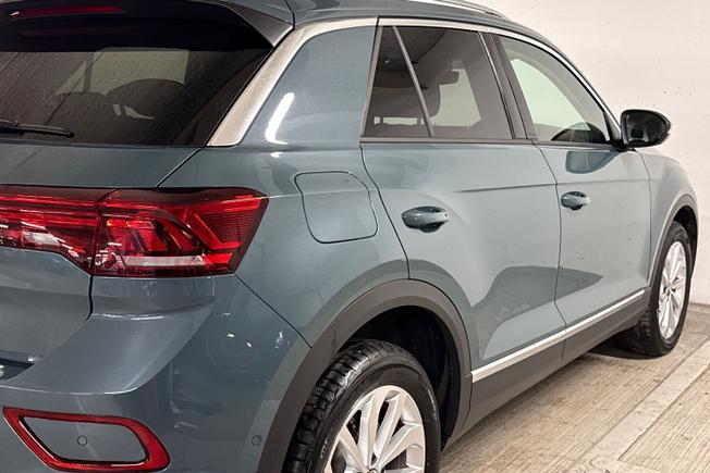 VOLKSWAGEN T-Roc Photo 28