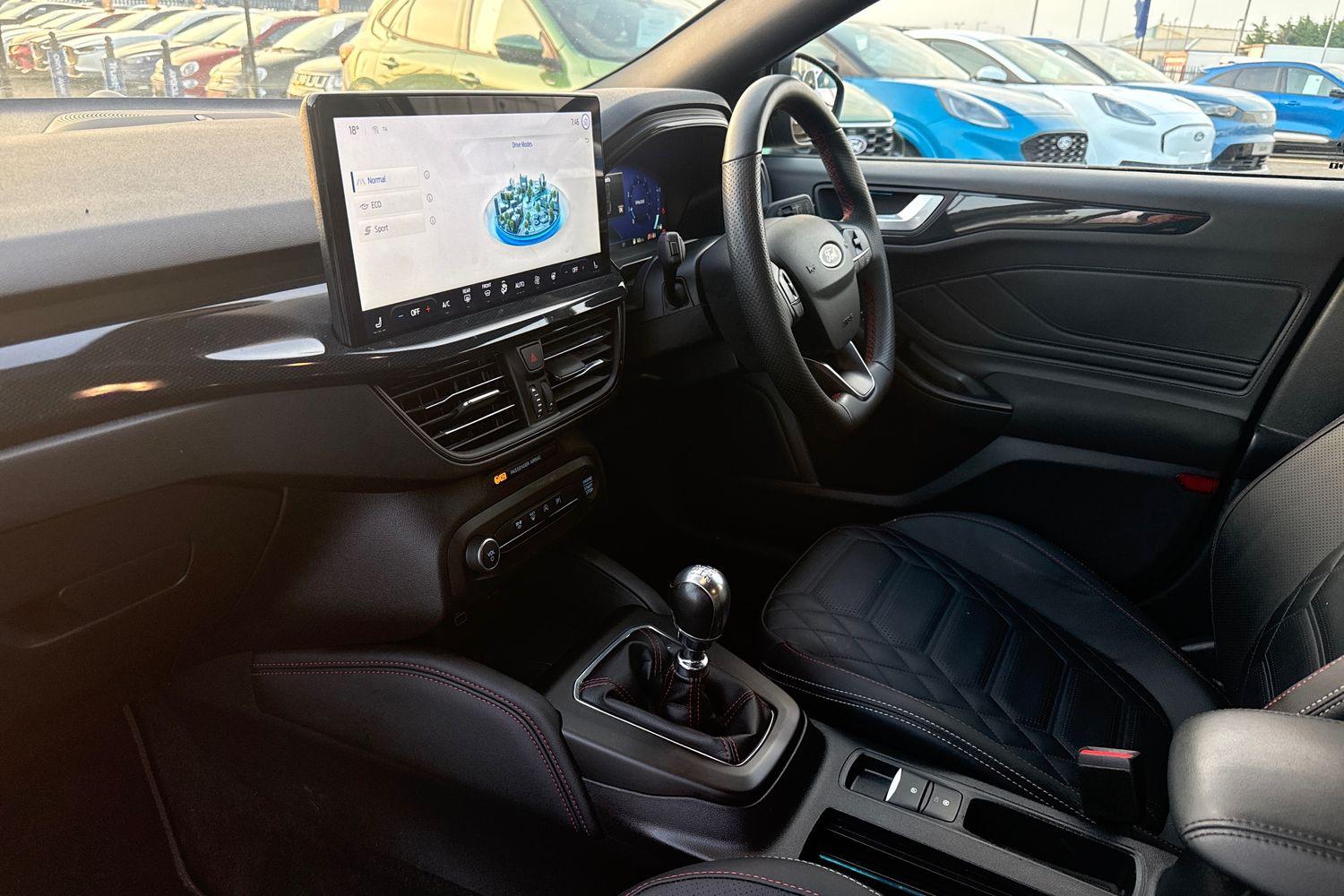 Ford FOCUS Photo 17