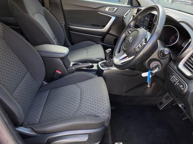 KIA Ceed Photo 28