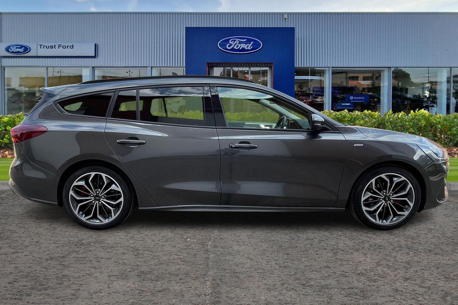 Ford FOCUS Photo 2