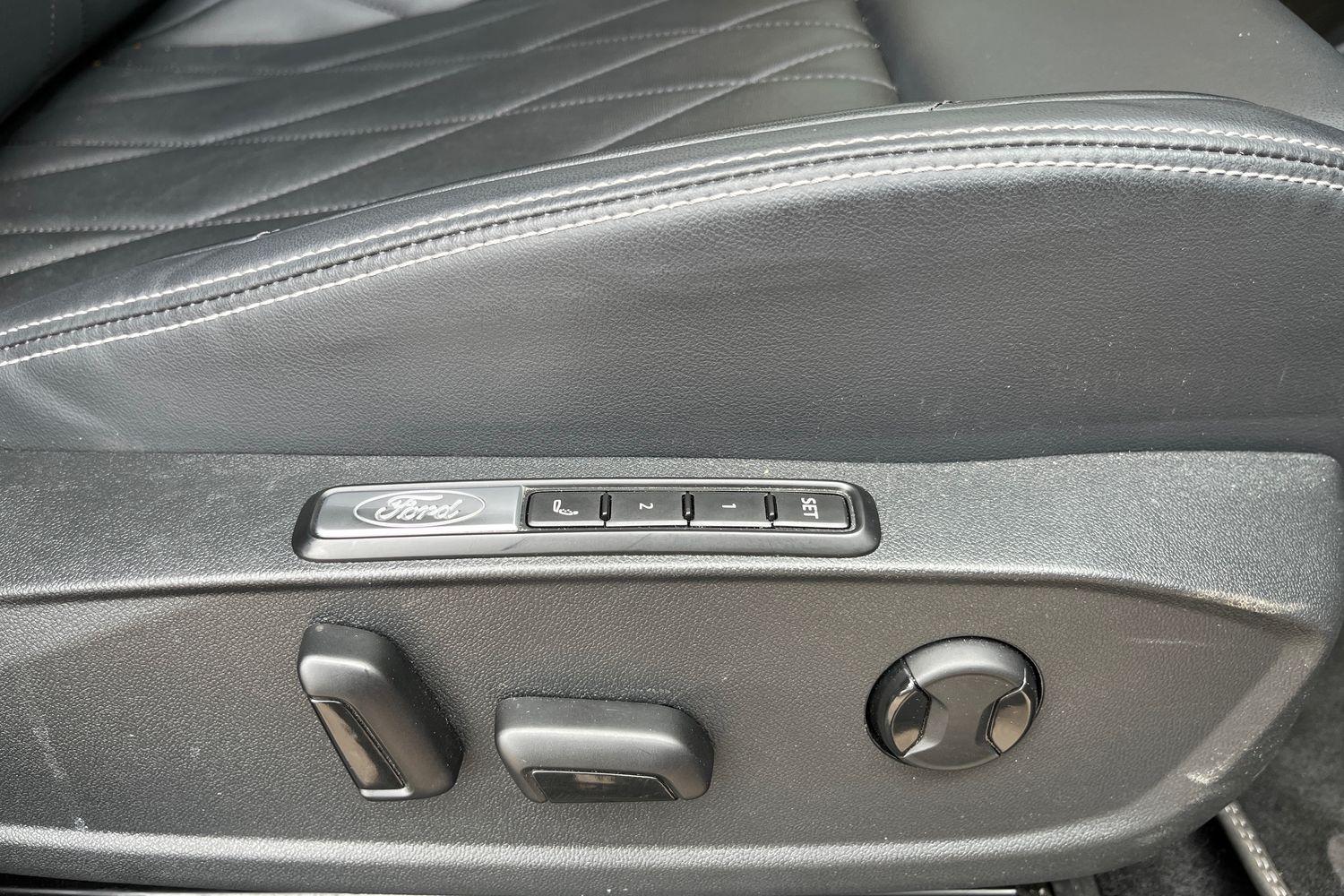 Ford Explorer Photo 27