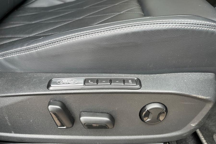 Ford Explorer Photo autoimg-98a7dc48a0bf3b65355b11b274ad876185a27a91.jpg